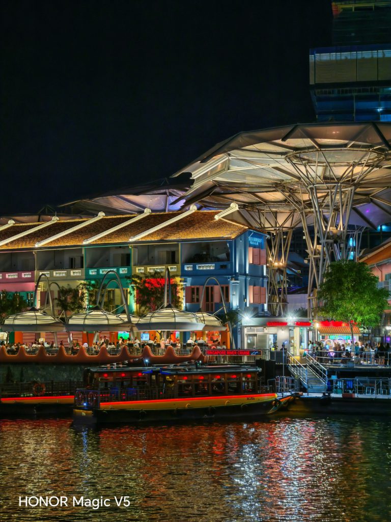 Honor Magic V5 Night Mode