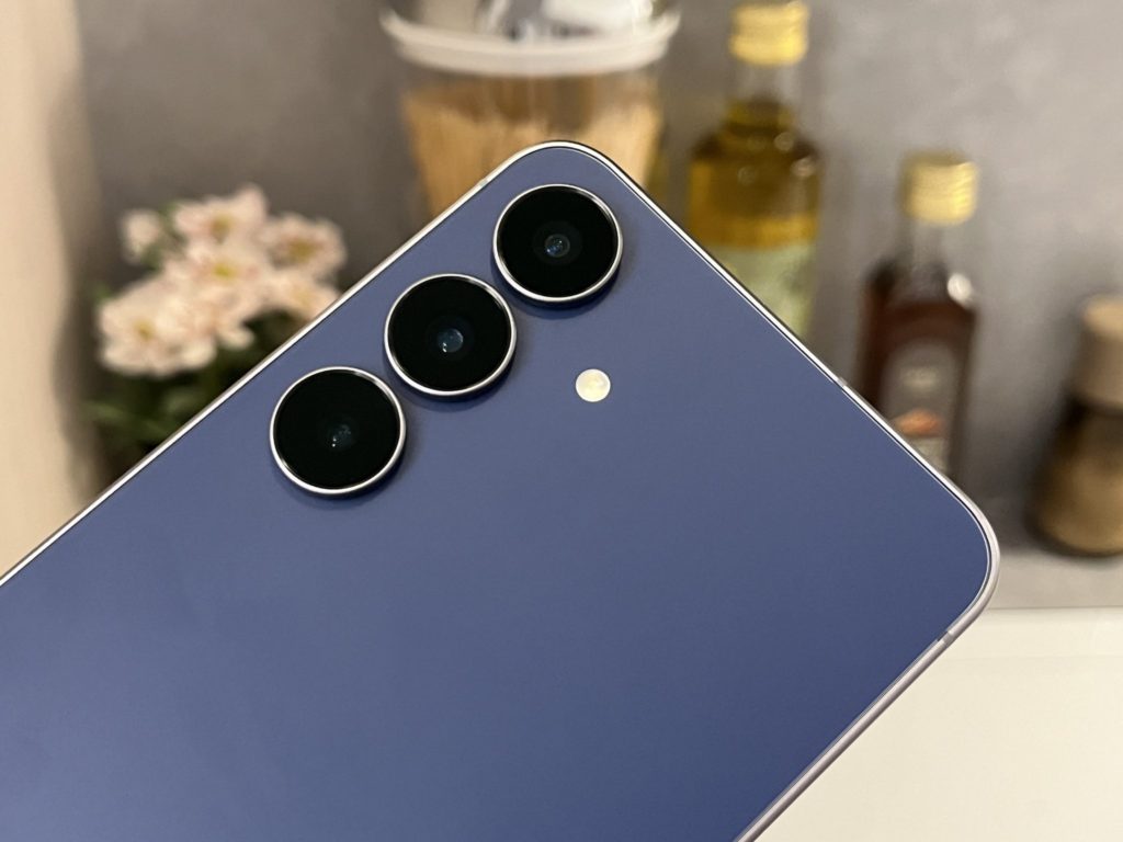 Samsung Galaxy S25 FE Design -4