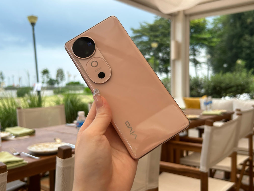 Vivo V40 5G Sunglow Peach