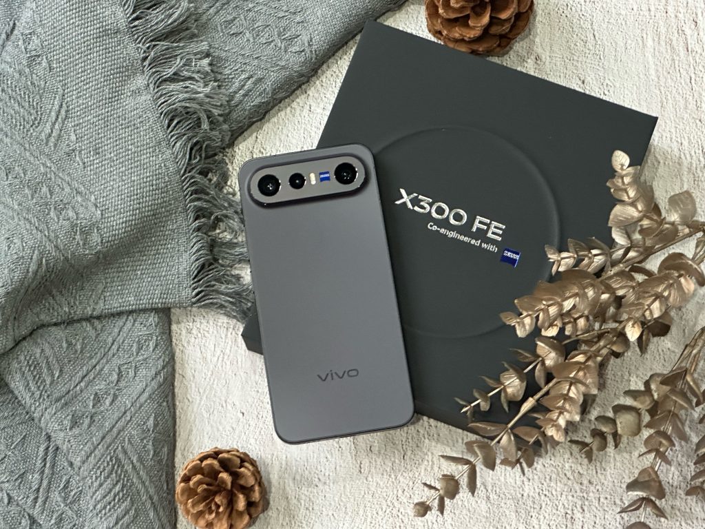 Vivo X300 FE Design -1