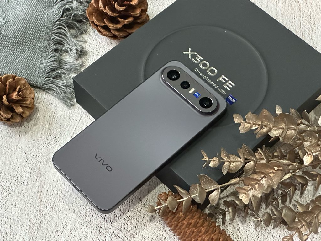 Vivo X300 FE Design -2