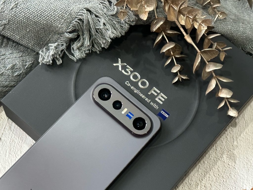Vivo X300 FE Design -4